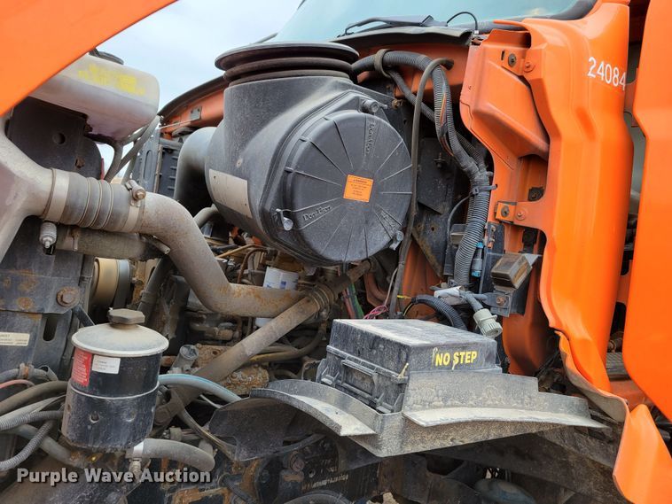 image for item DM8197 2001 Sterling L7500  dump truck