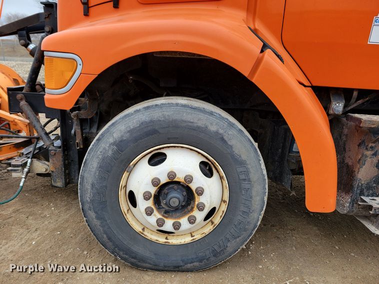 image for item DM8197 2001 Sterling L7500  dump truck