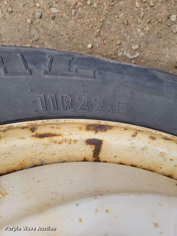 image for item DM8197 2001 Sterling L7500  dump truck