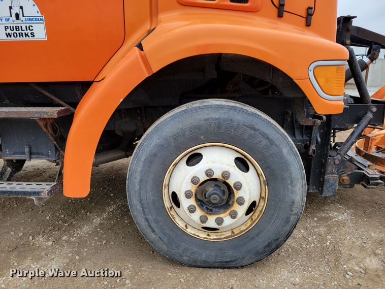 image for item DM8197 2001 Sterling L7500  dump truck