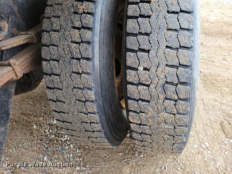 image for item DM8197 2001 Sterling L7500  dump truck