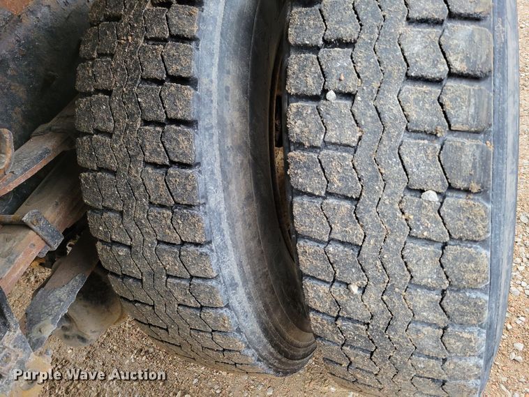 image for item DM8197 2001 Sterling L7500  dump truck