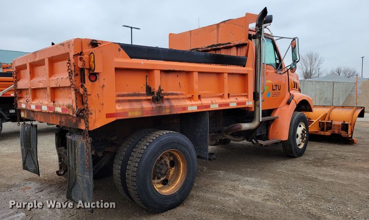 image for item DM8198 2001 Sterling L7500  dump truck
