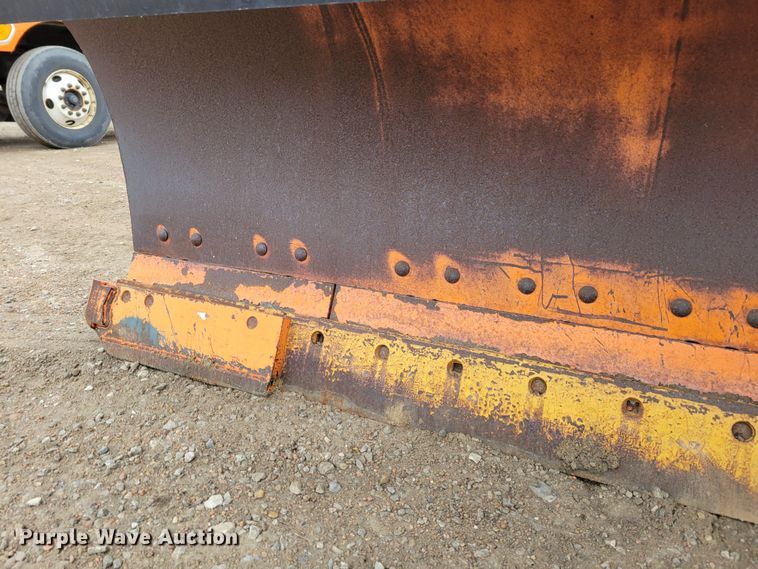 image for item DM8198 2001 Sterling L7500  dump truck