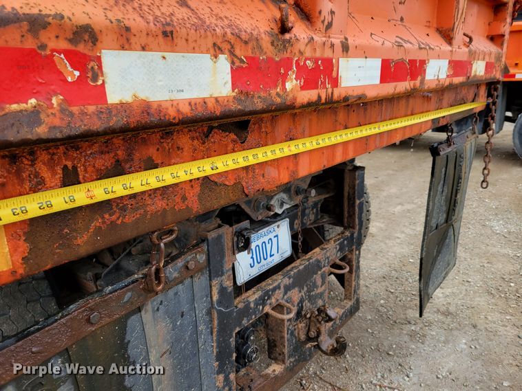 image for item DM8198 2001 Sterling L7500  dump truck