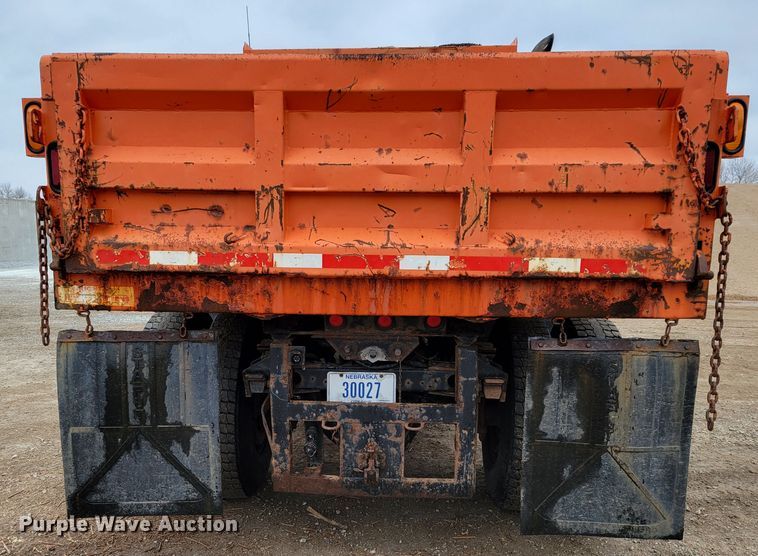 image for item DM8198 2001 Sterling L7500  dump truck