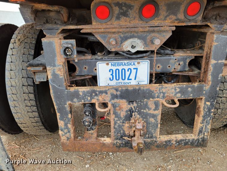 image for item DM8198 2001 Sterling L7500  dump truck