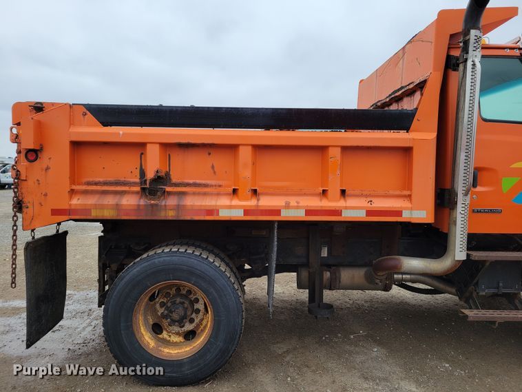 image for item DM8198 2001 Sterling L7500  dump truck