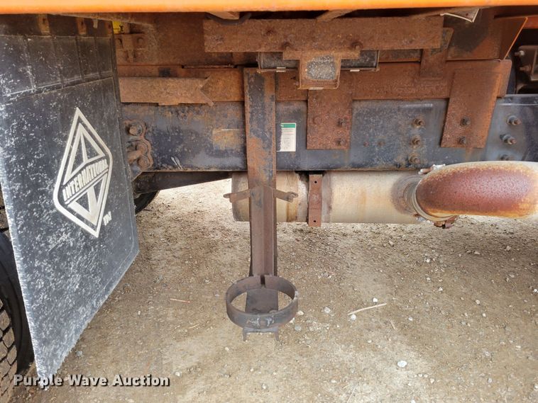 image for item DM8198 2001 Sterling L7500  dump truck