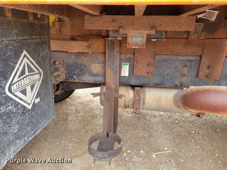 image for item DM8198 2001 Sterling L7500  dump truck