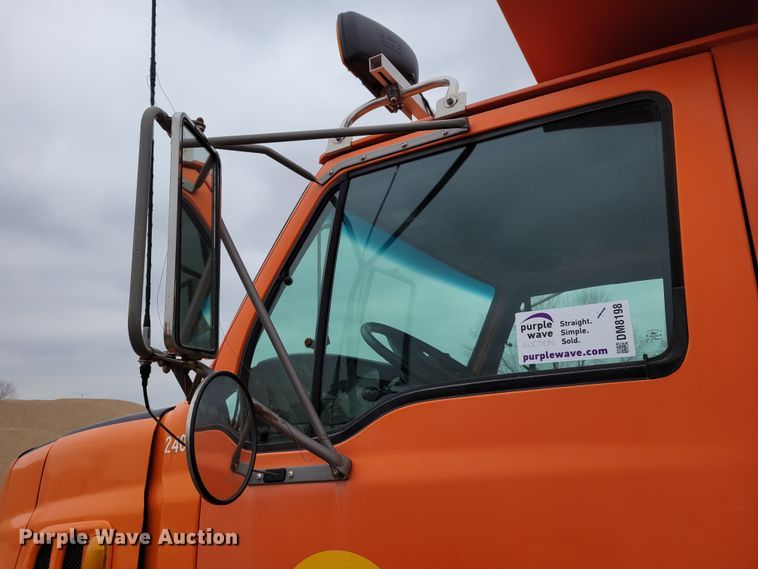 image for item DM8198 2001 Sterling L7500  dump truck