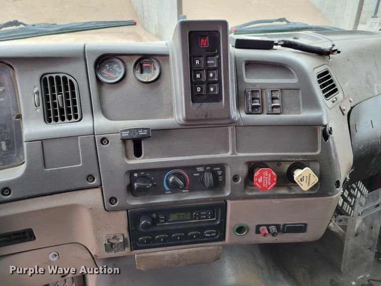 image for item DM8198 2001 Sterling L7500  dump truck