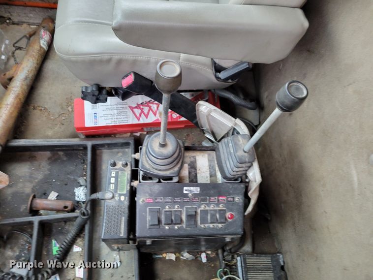 image for item DM8198 2001 Sterling L7500  dump truck