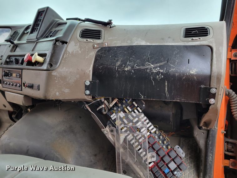 image for item DM8198 2001 Sterling L7500  dump truck