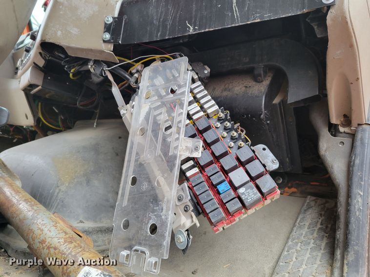 image for item DM8198 2001 Sterling L7500  dump truck