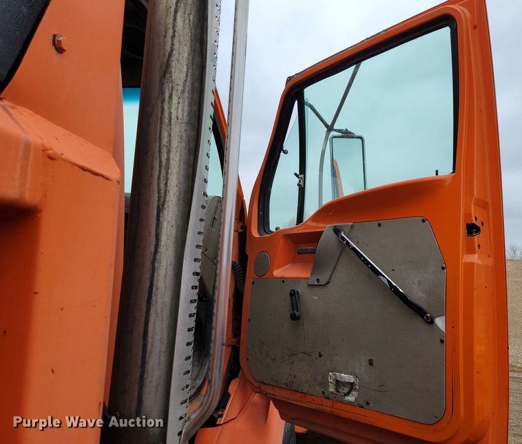 image for item DM8198 2001 Sterling L7500  dump truck