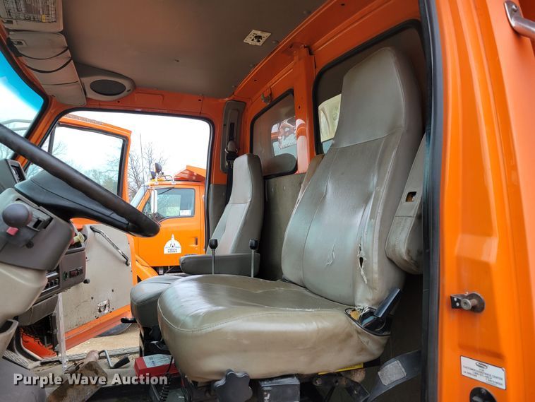 image for item DM8198 2001 Sterling L7500  dump truck