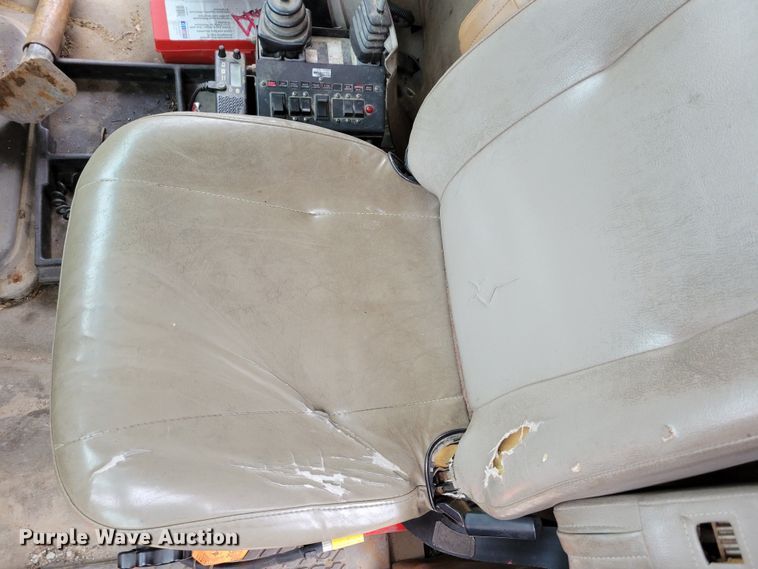 image for item DM8198 2001 Sterling L7500  dump truck