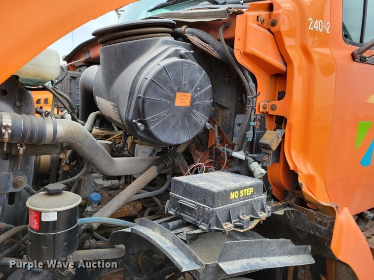 image for item DM8198 2001 Sterling L7500  dump truck