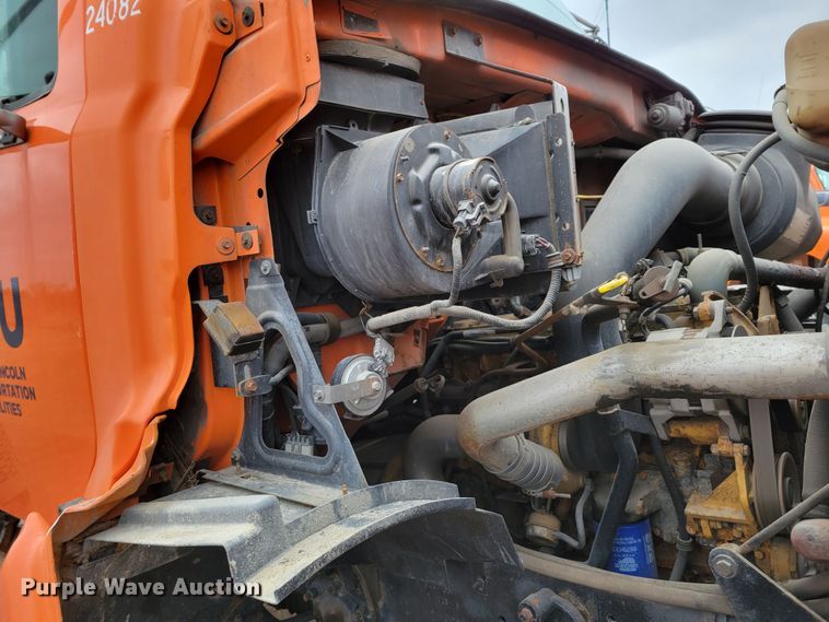 image for item DM8198 2001 Sterling L7500  dump truck