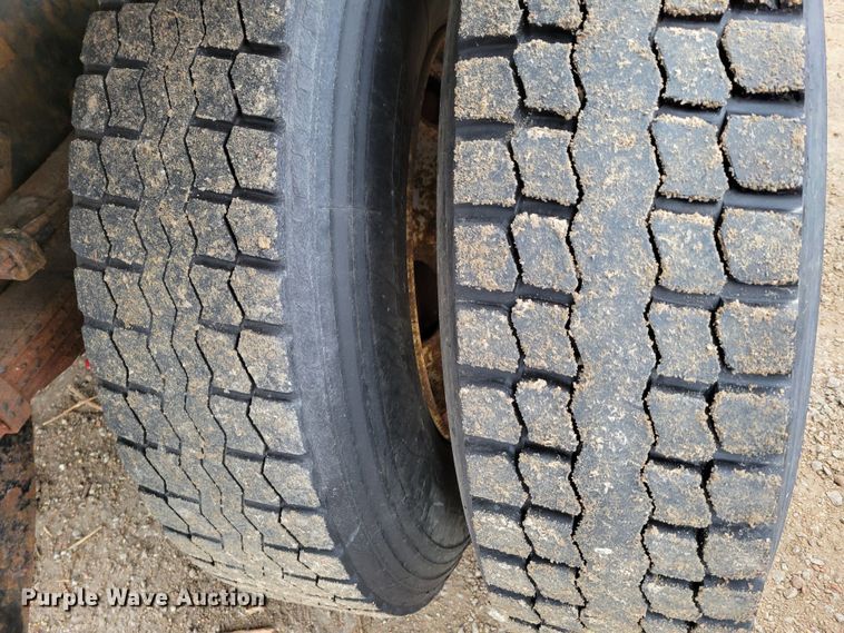 image for item DM8198 2001 Sterling L7500  dump truck