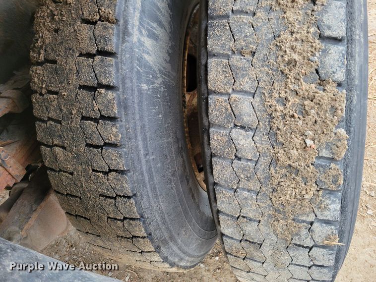 image for item DM8198 2001 Sterling L7500  dump truck