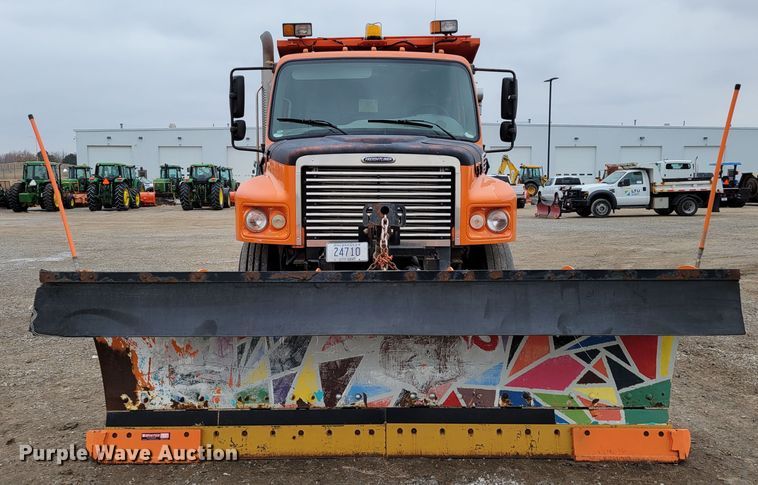 image for item DM8199 2005 Freightliner Business Class M2  dump truck