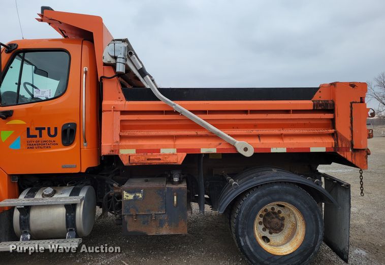 image for item DM8199 2005 Freightliner Business Class M2  dump truck
