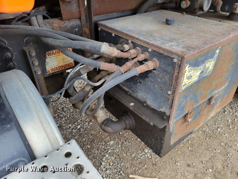 image for item DM8199 2005 Freightliner Business Class M2  dump truck