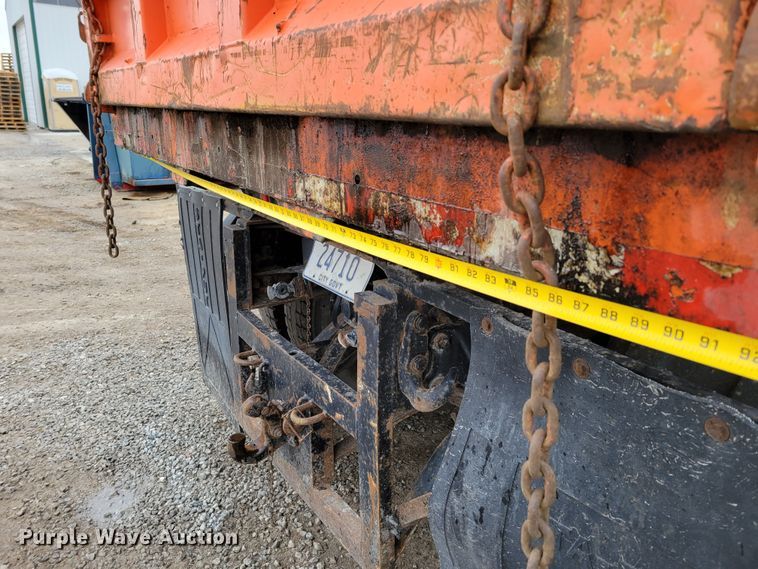 image for item DM8199 2005 Freightliner Business Class M2  dump truck