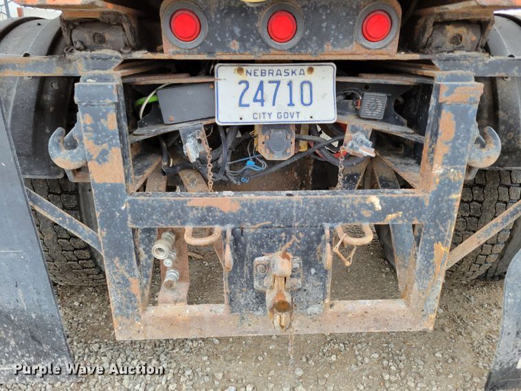 image for item DM8199 2005 Freightliner Business Class M2  dump truck