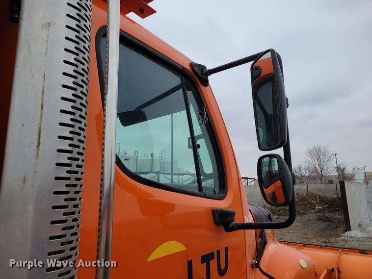 image for item DM8199 2005 Freightliner Business Class M2  dump truck