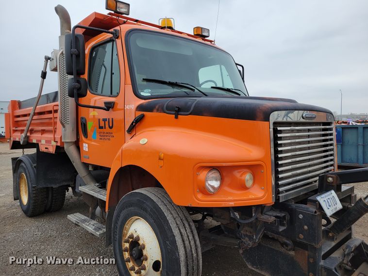 image for item DM8199 2005 Freightliner Business Class M2  dump truck