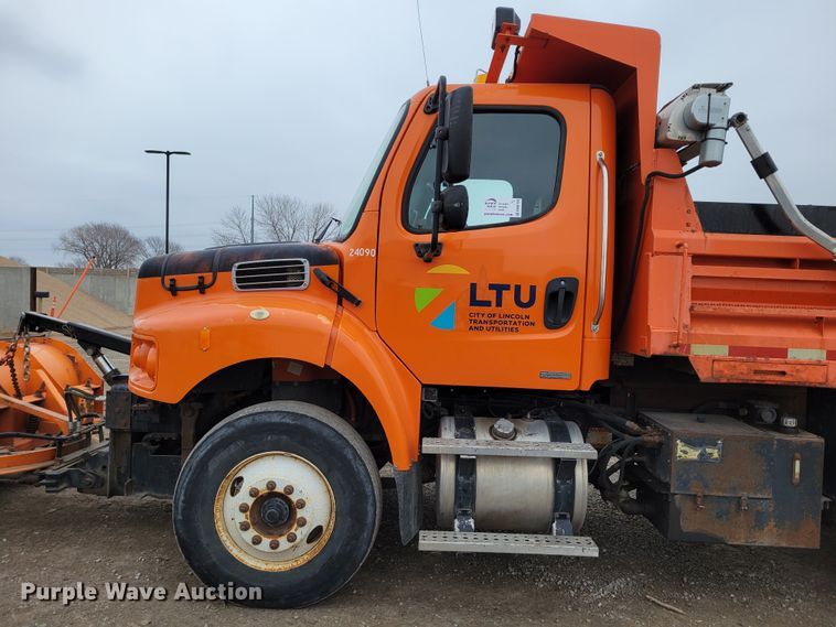 image for item DM8199 2005 Freightliner Business Class M2  dump truck
