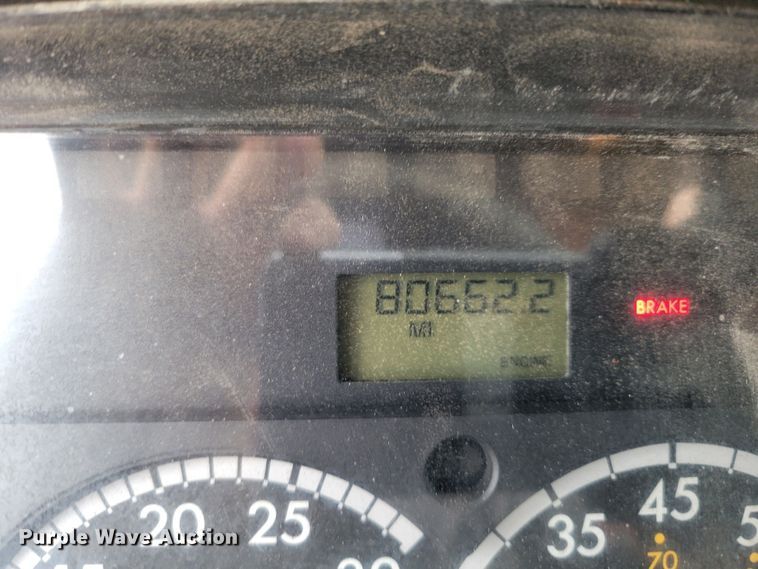 image for item DM8199 2005 Freightliner Business Class M2  dump truck