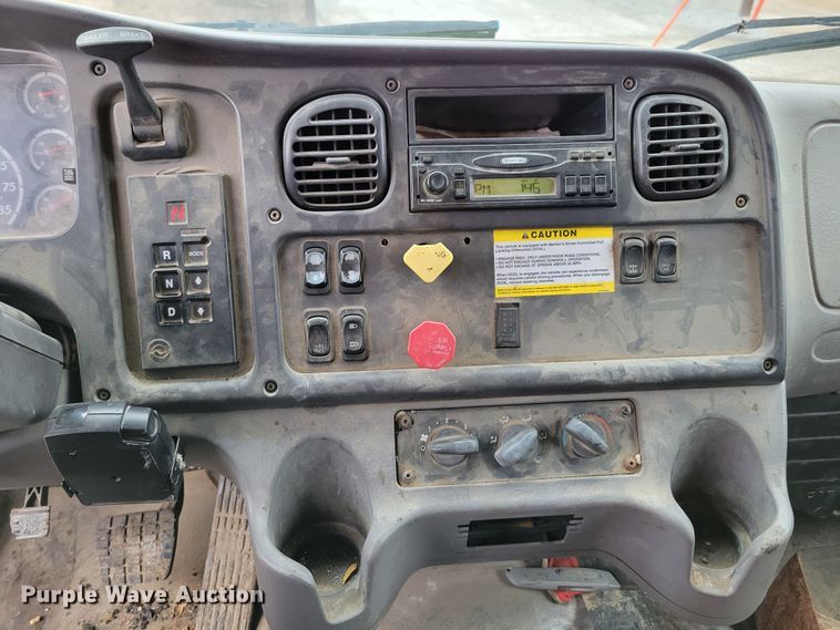 image for item DM8199 2005 Freightliner Business Class M2  dump truck