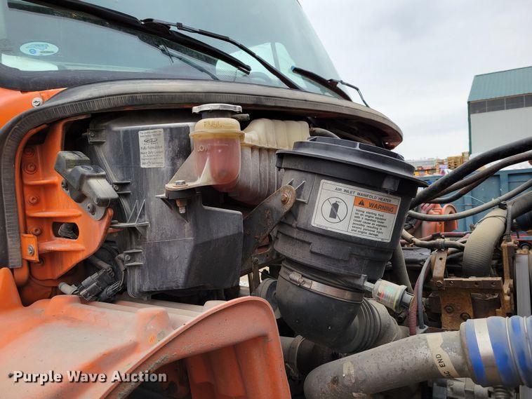 image for item DM8199 2005 Freightliner Business Class M2  dump truck