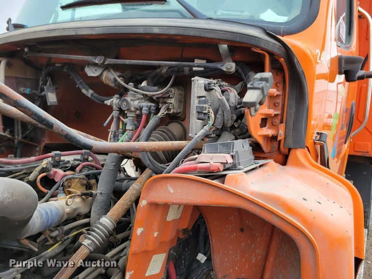 image for item DM8199 2005 Freightliner Business Class M2  dump truck