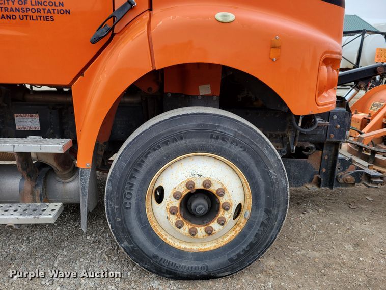 image for item DM8199 2005 Freightliner Business Class M2  dump truck