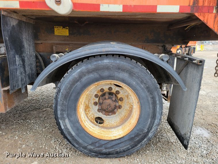 image for item DM8199 2005 Freightliner Business Class M2  dump truck