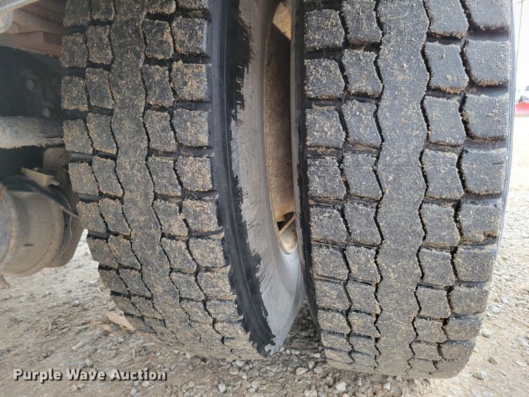 image for item DM8199 2005 Freightliner Business Class M2  dump truck