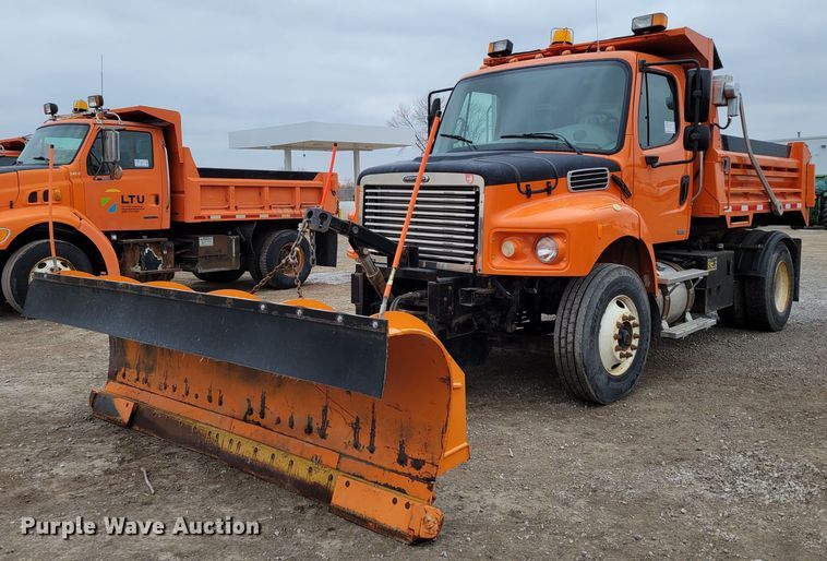 image for item DM8200 2005 Freightliner Business Class M2  dump truck