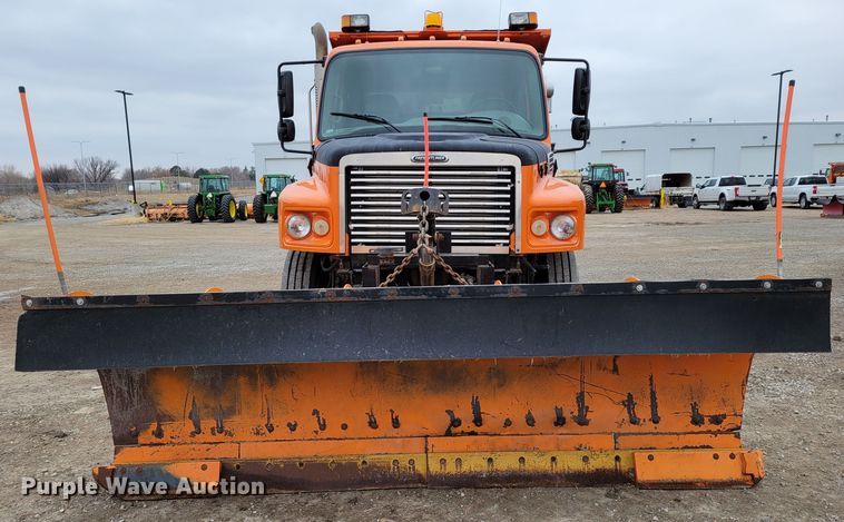 image for item DM8200 2005 Freightliner Business Class M2  dump truck