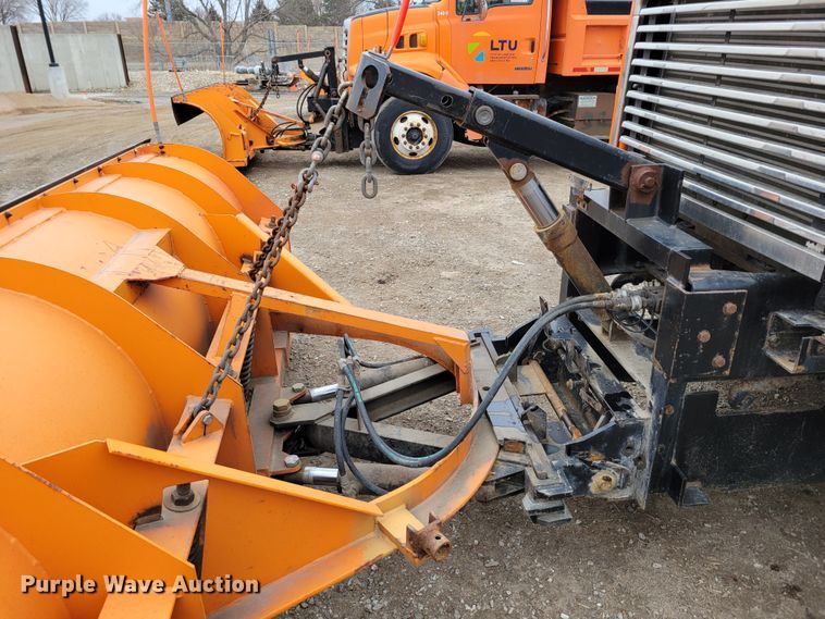 image for item DM8200 2005 Freightliner Business Class M2  dump truck