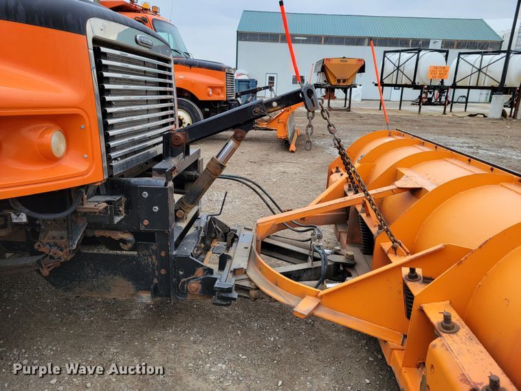 image for item DM8200 2005 Freightliner Business Class M2  dump truck