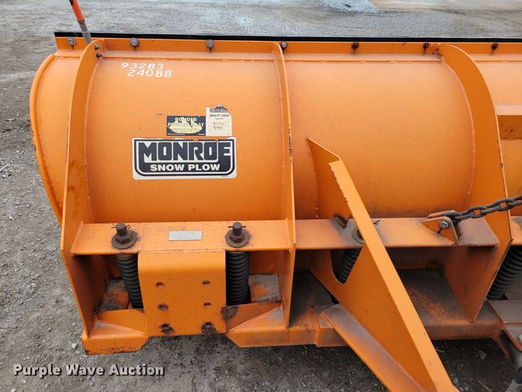 image for item DM8200 2005 Freightliner Business Class M2  dump truck