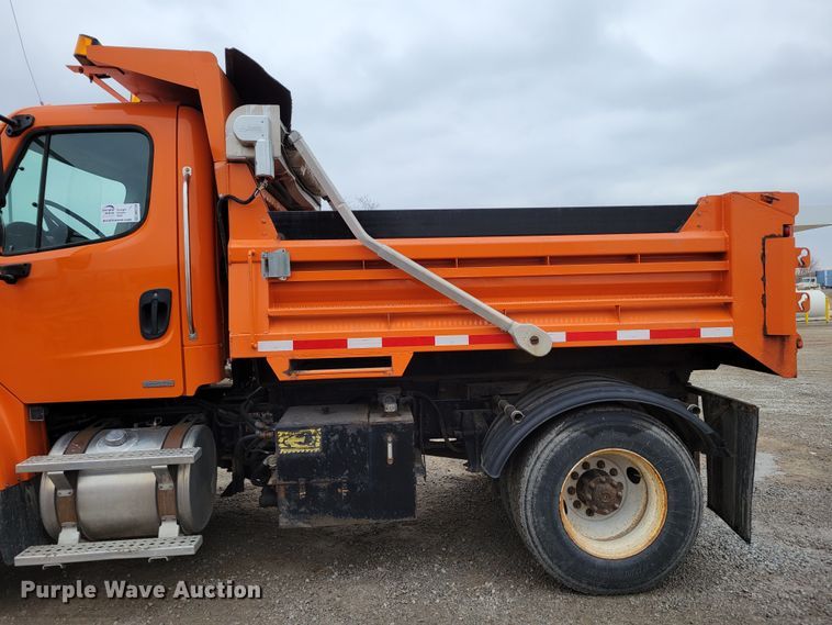 image for item DM8200 2005 Freightliner Business Class M2  dump truck