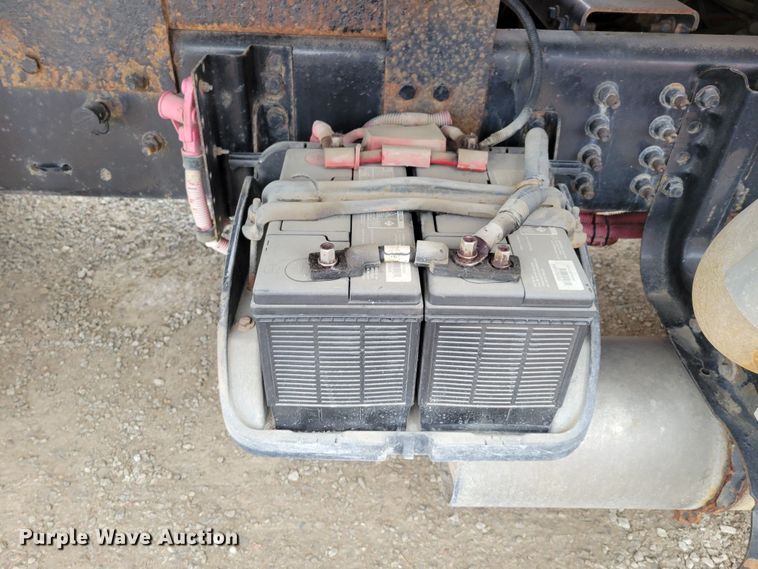 image for item DM8200 2005 Freightliner Business Class M2  dump truck