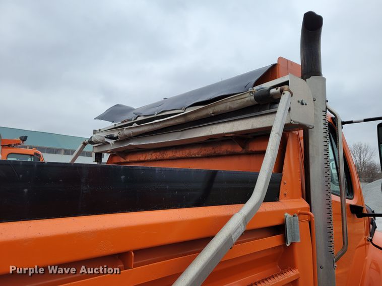 image for item DM8200 2005 Freightliner Business Class M2  dump truck