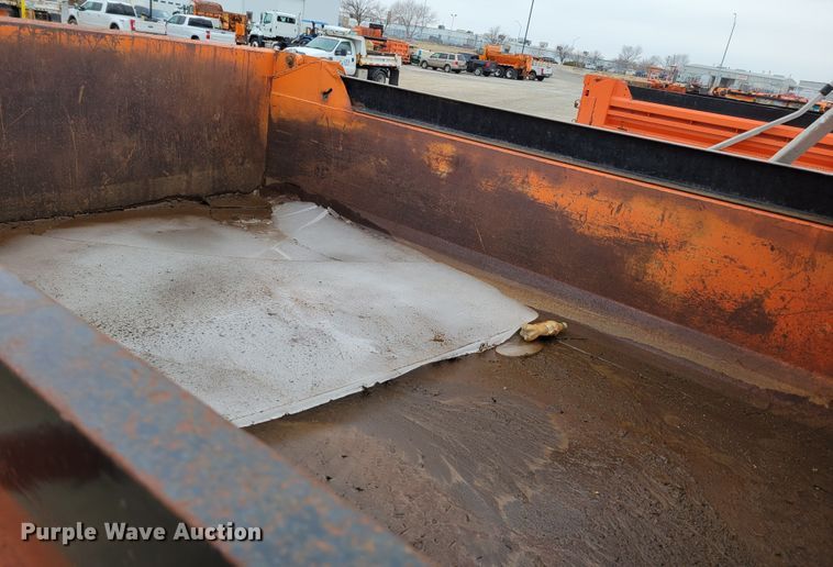 image for item DM8200 2005 Freightliner Business Class M2  dump truck